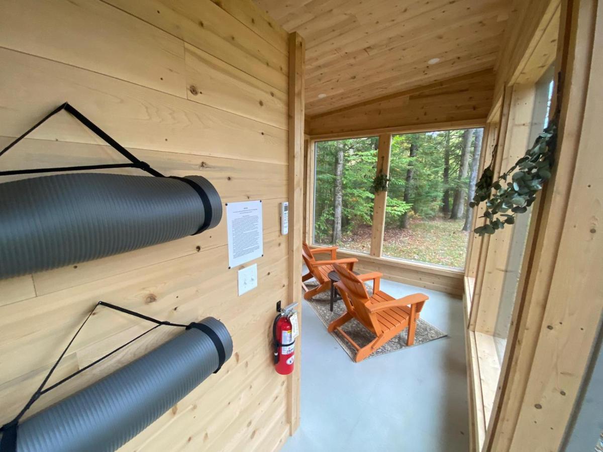 Вилла Vermont Mirror House Guilford Экстерьер фото
